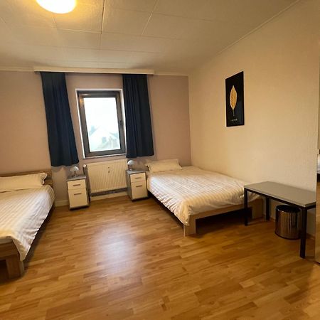 Bequemes Zimmer In Moderner Unterkunft My Pension Duisburg Eksteriør billede