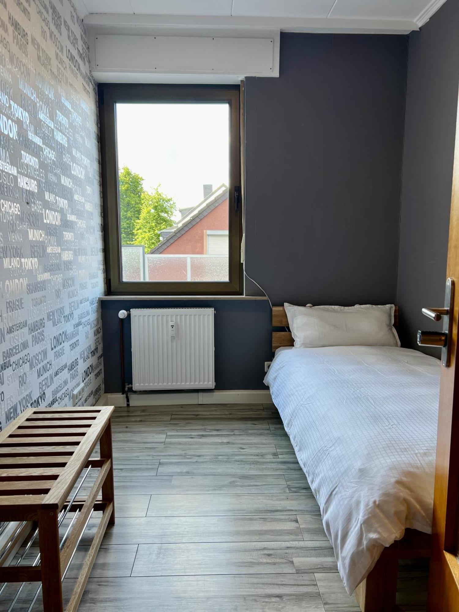 Bequemes Zimmer In Moderner Unterkunft My Pension Duisburg Eksteriør billede