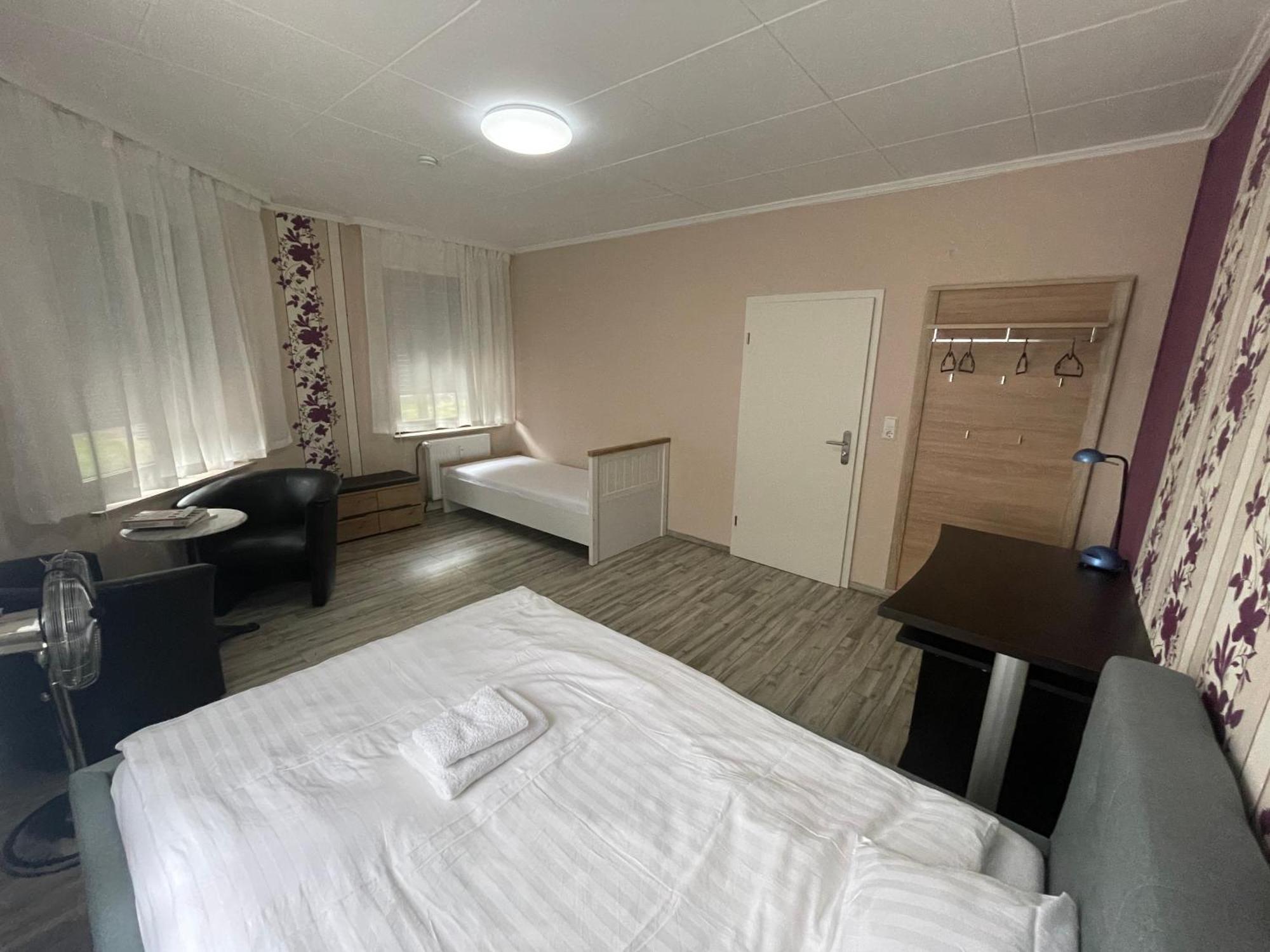 Bequemes Zimmer In Moderner Unterkunft My Pension Duisburg Eksteriør billede